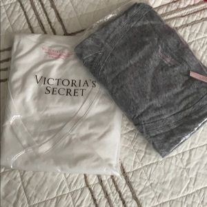 NWT Bundle of 2 Victoria secret Tshirts VNeck